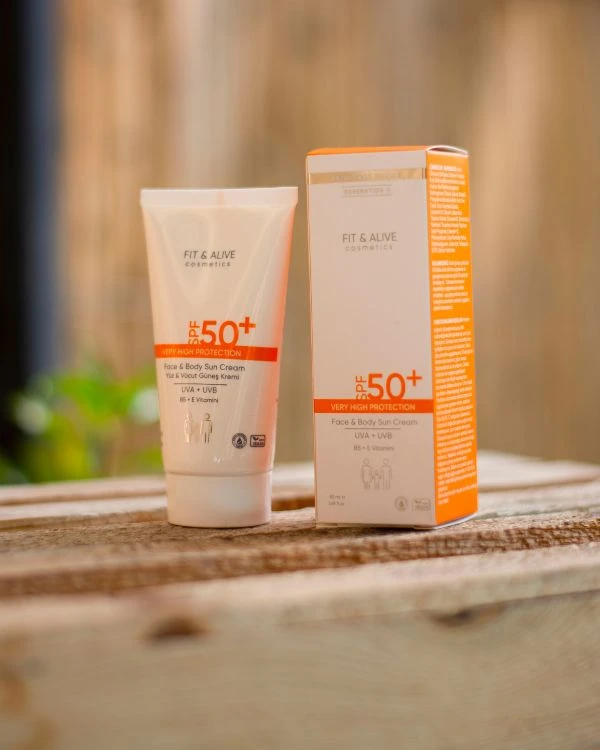 la crème solaire 50 est indispensable sur la baie de sakalava